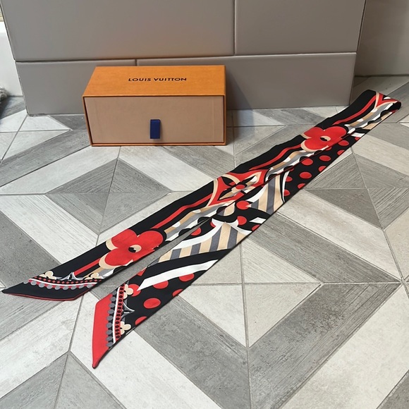 Louis Vuitton Silk Pop Monogram BB Bandeau in Red - Picture 3 of 7